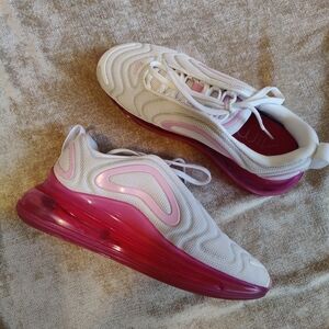 Nike Women's Shoes in White and Pink